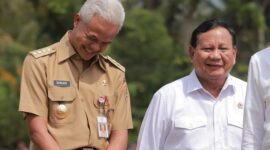 Menhan Prabowo Subianto dan Gubernur Jawa Tengah Ganjar Pranowo mendampingi Presiden Joko Widodo. (Dok. Tim Media Prabowo Subianto)
