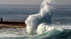 Gelombang tinggi. (Pixabay.com/PDPhotos)
