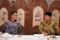 Ketua Umum Partai Gerindra Prabowo Subianto bersama Wakil Ketua Komisi I DPR sekaligus Wakil Ketua Umum Partai Gerindra Sugiono. (Instagram.com/@sugiono_56)