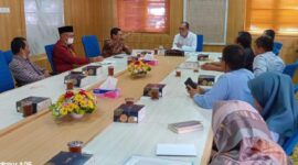 Ketum PWI DIY Hendry Ch. Bangun langsung meninjau lokasi yang akan dibangun Grha Pers Pancasila di Jalan Gambiran 45 Yogyakarta. (Dok. PWI)