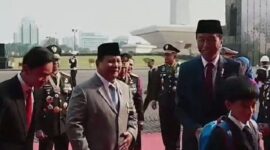 Wakil Presiden Terpilih Periode 2024 - 2029 Gibran Rakabuming Raka ikut menyambut langsung kedatangan Jokowi beserta Ibu Iriana Joko Widodo saat keduanya di Monas. (Dok. Tangkapan Layar Video)