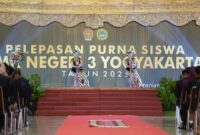Foto : Penampilan tari tradisional membuka rangkaian acara Pelepasan Purna Siswa Kelas XII SMK Negeri 3 Yogyakarta Tahun 2025. (Doc.Ist)