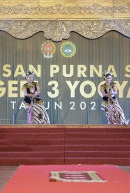 SMKN 3 Yogyakarta Resmi Serahkan 627 Siswa Kelas XII kepada Orang Tua