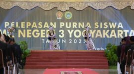 Foto : Penampilan tari tradisional membuka rangkaian acara Pelepasan Purna Siswa Kelas XII SMK Negeri 3 Yogyakarta Tahun 2025. (Doc.Ist)