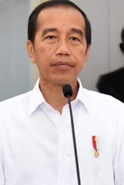 UGM Tanggapi Gugatan Rp69 Triliun yang Dialamatkan kepada Universitas Tertua Itu, Terkait Ijazah Jokowi