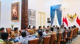 Presiden RI Prabowo Subianto menerima kunjungan para pengusaha dari grup-grup besar Korea Selatan di Istana Merdeka. (Facebook.com @Setkab RI)
